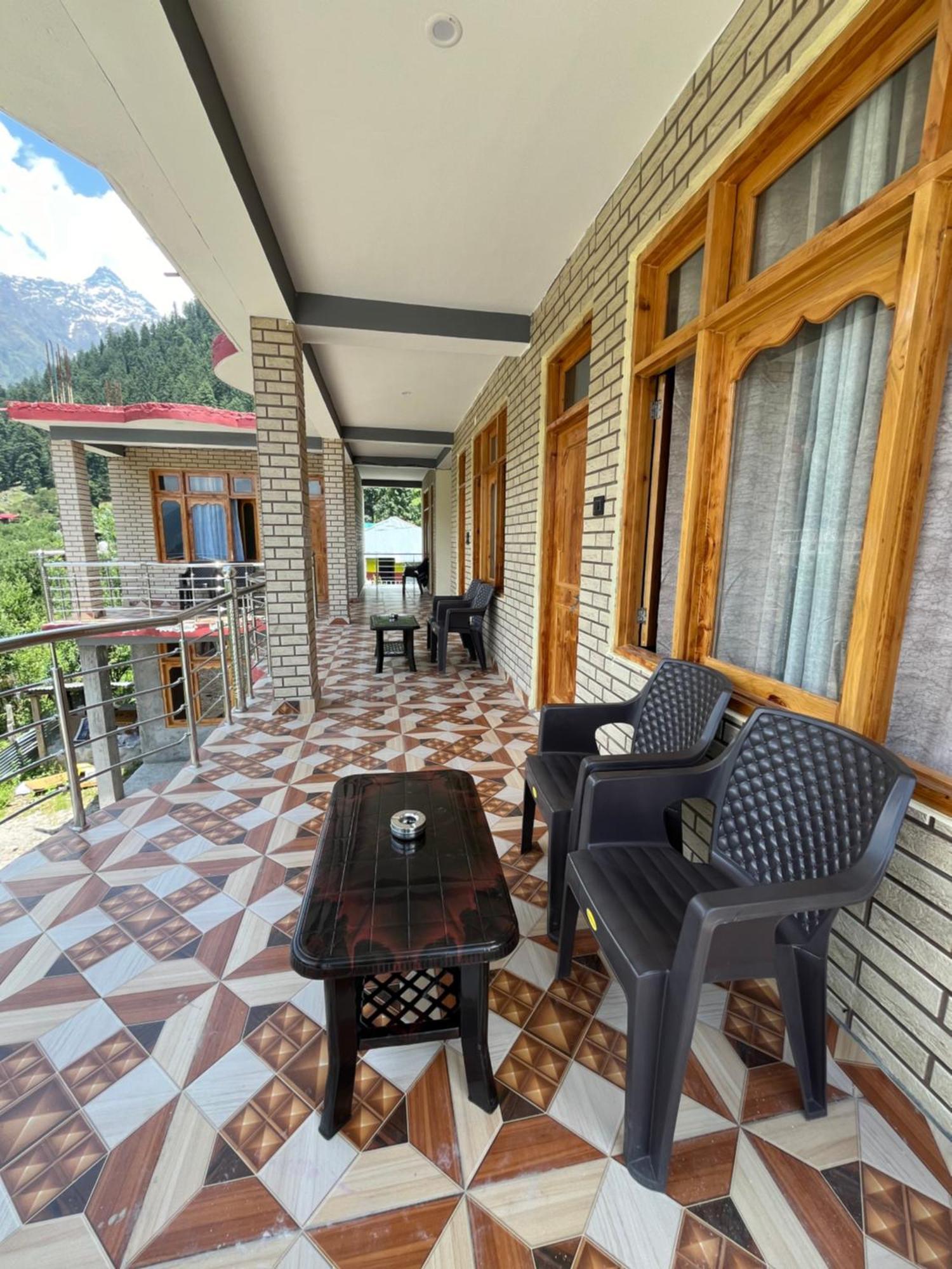 Golden Luck Mann Cafe Hotel Kalgha Екстериор снимка